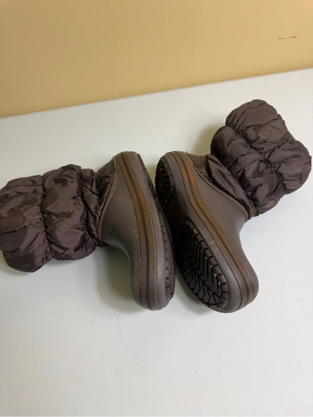 Crocs Women's Winter Puff BootsSize: 8 brown
